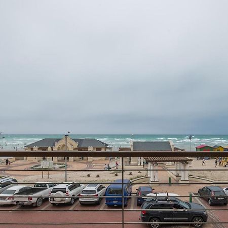 At the Beach - Muizenberg Kapstadt Exterior foto